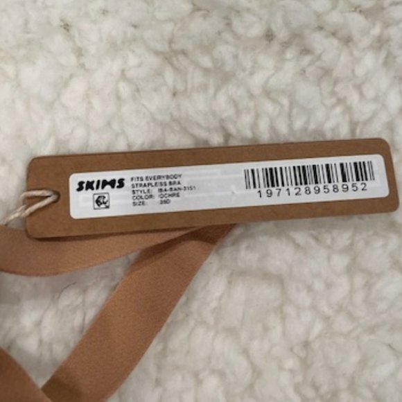 Skims Weightless Strapless Bra 38D NWT - Picture 3 of 3